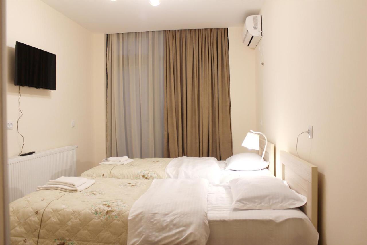 Nitsa Guest House Gori Exterior photo